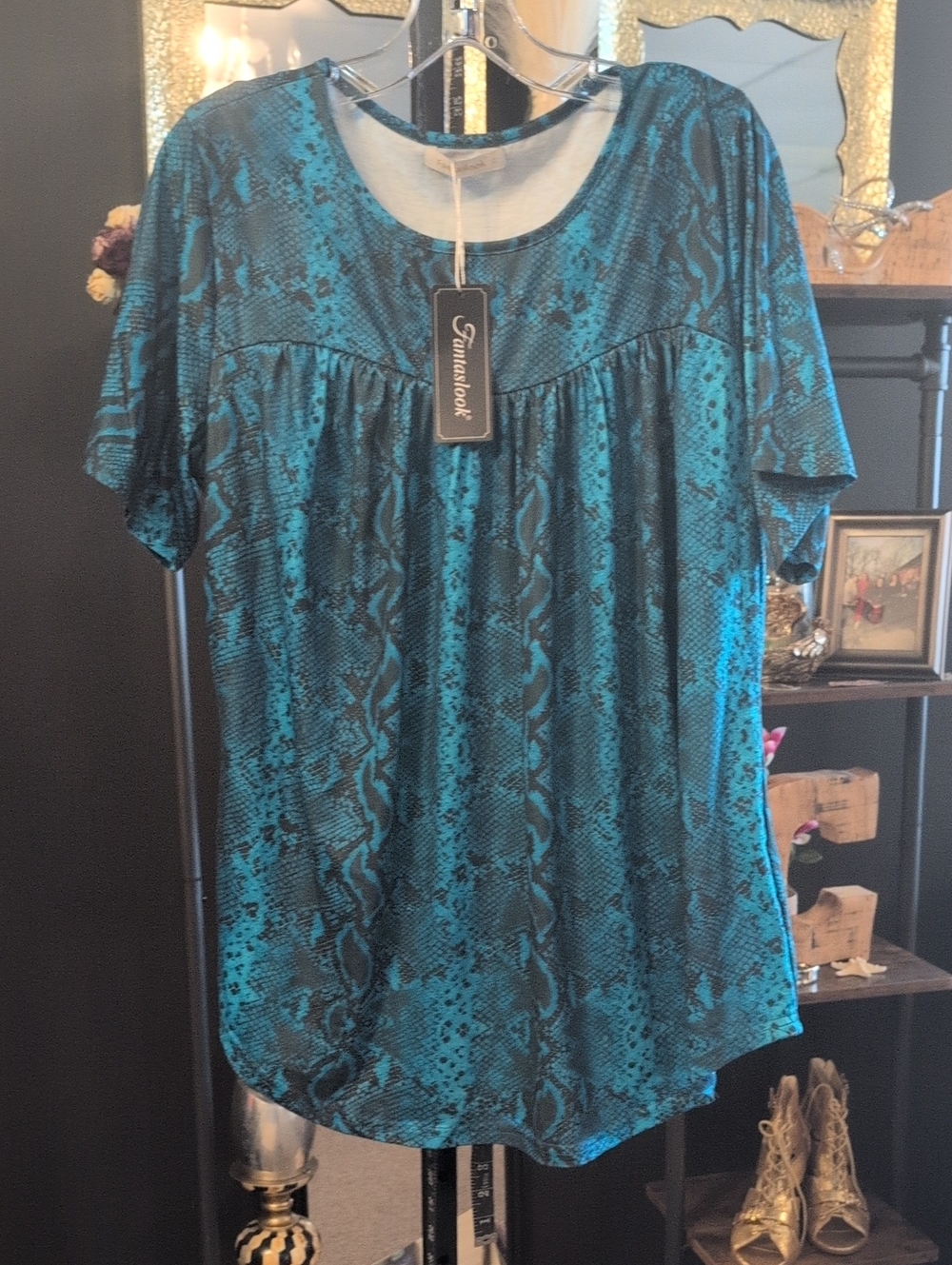 Familiarook Women's Teal Snake-Print Short Sleeve Blouse